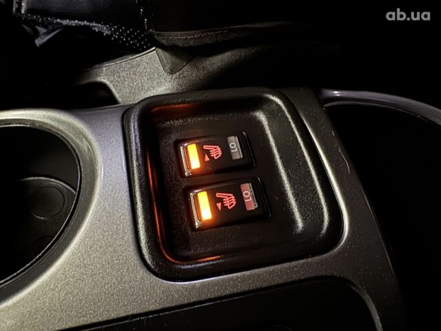 Белый Ниссан Жук, объемом двигателя 0 л и пробегом 141 тыс. км за 10900 $, фото 1 на Automoto.ua