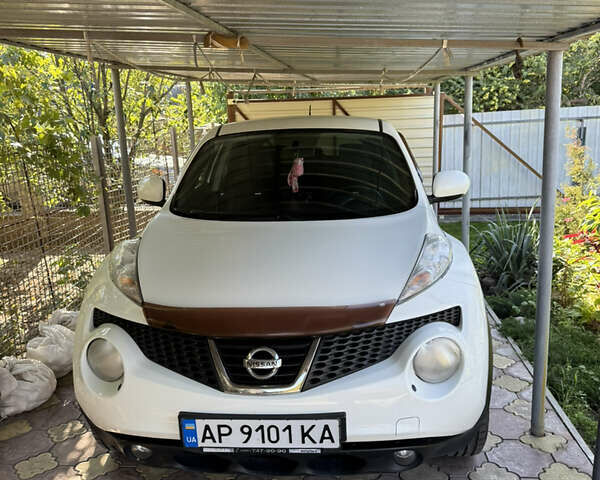 Белый Ниссан Жук, объемом двигателя 1.6 л и пробегом 151 тыс. км за 9800 $, фото 3 на Automoto.ua
