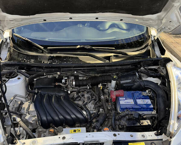 Белый Ниссан Жук, объемом двигателя 1.6 л и пробегом 165 тыс. км за 10700 $, фото 11 на Automoto.ua