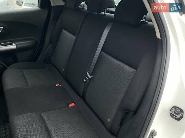 Белый Ниссан Жук, объемом двигателя 1.6 л и пробегом 85 тыс. км за 9800 $, фото 21 на Automoto.ua