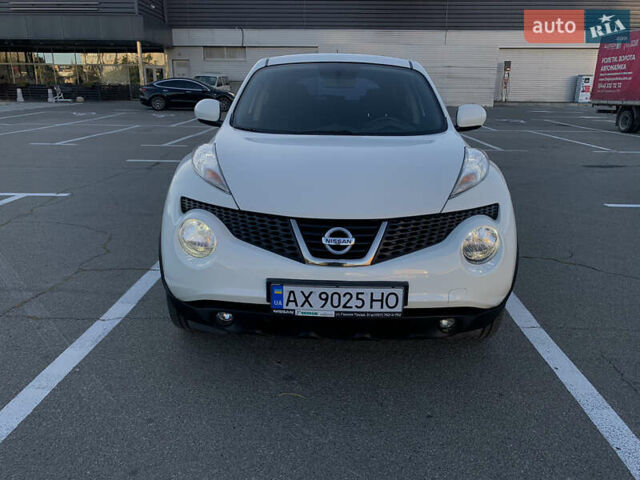 Белый Ниссан Жук, объемом двигателя 1.6 л и пробегом 87 тыс. км за 11000 $, фото 2 на Automoto.ua