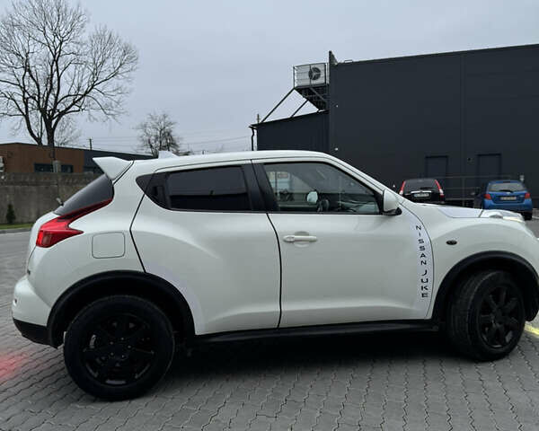 Белый Ниссан Жук, объемом двигателя 1.5 л и пробегом 195 тыс. км за 9500 $, фото 10 на Automoto.ua