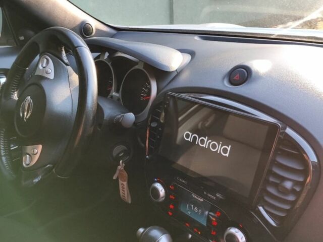 Белый Ниссан Жук, объемом двигателя 1.6 л и пробегом 150 тыс. км за 8200 $, фото 7 на Automoto.ua