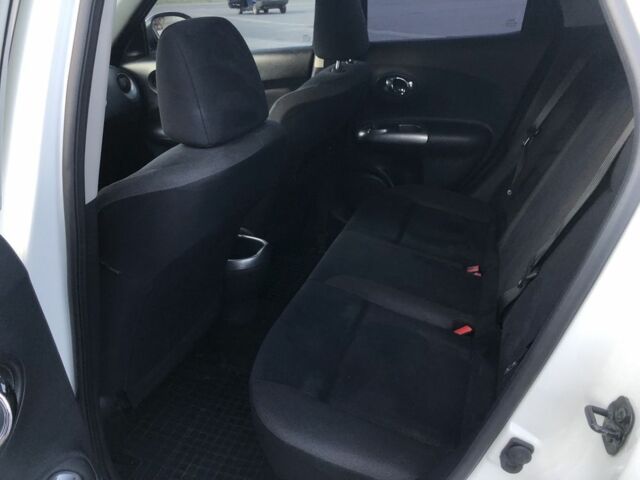 Белый Ниссан Жук, объемом двигателя 1.6 л и пробегом 112 тыс. км за 10000 $, фото 13 на Automoto.ua