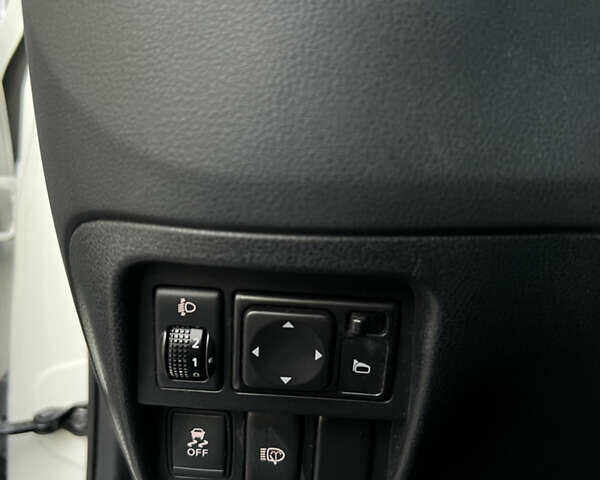 Ниссан Жук 2012 в Черновцах на Automoto.ua Белый Ниссан Жук, объемом двигателя 1.6 л и пробегом 137 тыс. км за 9200 $, фото 29 на Automoto.ua