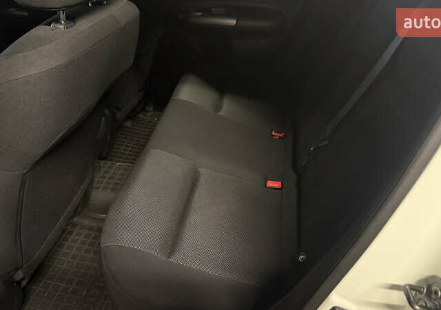 Білий Ніссан Жук, об'ємом двигуна 1.6 л та пробігом 140 тис. км за 8500 $, фото 8 на Automoto.ua