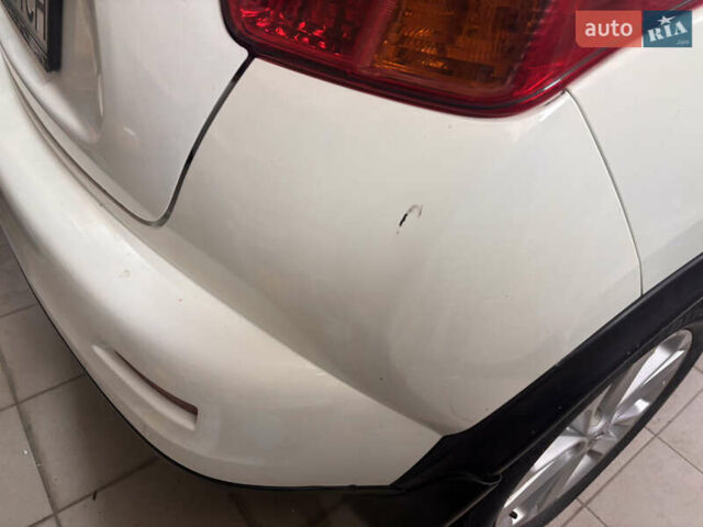 Ниссан Жук 2012 в Хмельницком на Automoto.ua Белый Ниссан Жук, объемом двигателя 1.6 л и пробегом 150 тыс. км за 7800 $, фото 7 на Automoto.ua