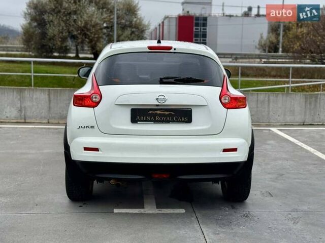 Белый Ниссан Жук, объемом двигателя 1.6 л и пробегом 115 тыс. км за 9900 $, фото 9 на Automoto.ua