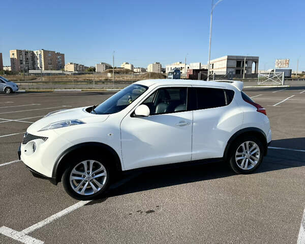 Белый Ниссан Жук, объемом двигателя 1.62 л и пробегом 127 тыс. км за 10500 $, фото 4 на Automoto.ua