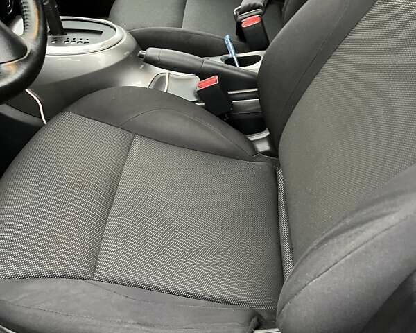 Белый Ниссан Жук, объемом двигателя 1.6 л и пробегом 85 тыс. км за 10500 $, фото 9 на Automoto.ua