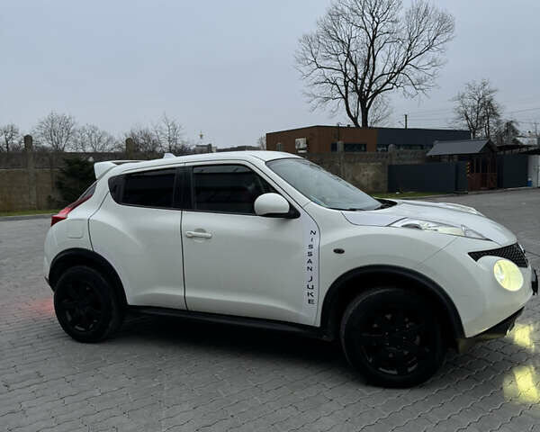 Белый Ниссан Жук, объемом двигателя 1.5 л и пробегом 195 тыс. км за 9500 $, фото 11 на Automoto.ua