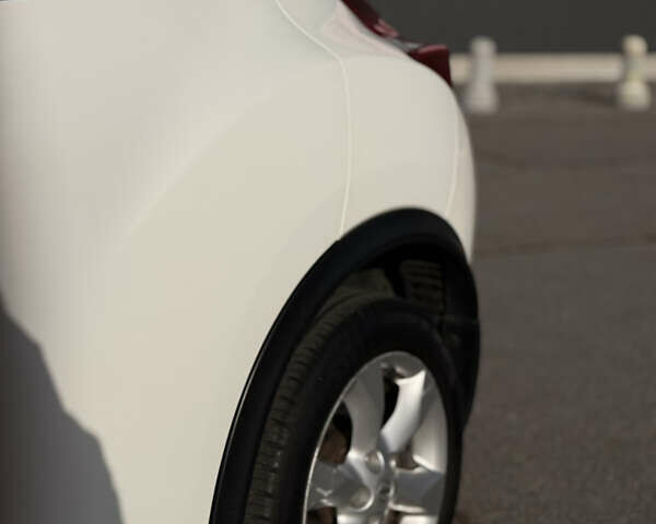 Белый Ниссан Жук, объемом двигателя 1.6 л и пробегом 83 тыс. км за 10300 $, фото 15 на Automoto.ua