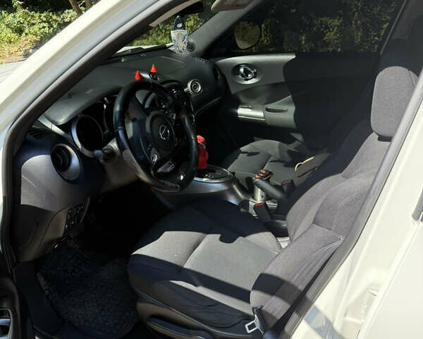 Белый Ниссан Жук, объемом двигателя 1.6 л и пробегом 217 тыс. км за 9600 $, фото 9 на Automoto.ua