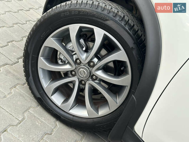 Белый Ниссан Жук, объемом двигателя 1.6 л и пробегом 86 тыс. км за 12700 $, фото 5 на Automoto.ua