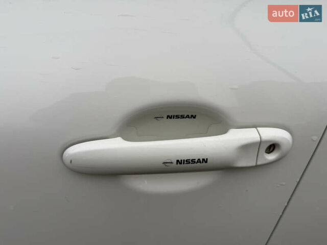 Белый Ниссан Жук, объемом двигателя 1.6 л и пробегом 106 тыс. км за 10400 $, фото 8 на Automoto.ua