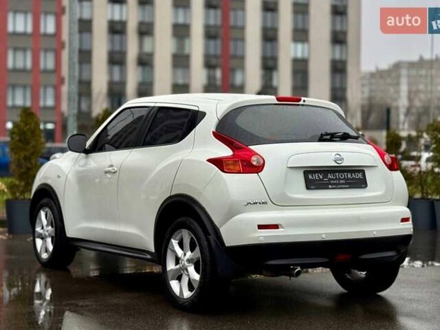 Белый Ниссан Жук, объемом двигателя 1.6 л и пробегом 175 тыс. км за 9500 $, фото 13 на Automoto.ua