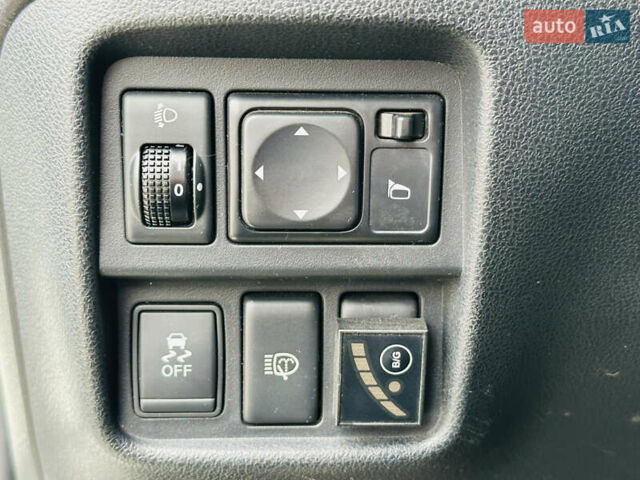 Белый Ниссан Жук, объемом двигателя 1.57 л и пробегом 106 тыс. км за 11500 $, фото 33 на Automoto.ua