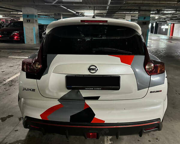 Белый Ниссан Жук, объемом двигателя 1.6 л и пробегом 126 тыс. км за 8000 $, фото 2 на Automoto.ua