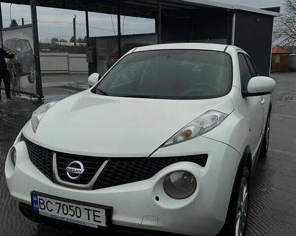 Белый Ниссан Жук, объемом двигателя 1.6 л и пробегом 136 тыс. км за 10500 $, фото 5 на Automoto.ua