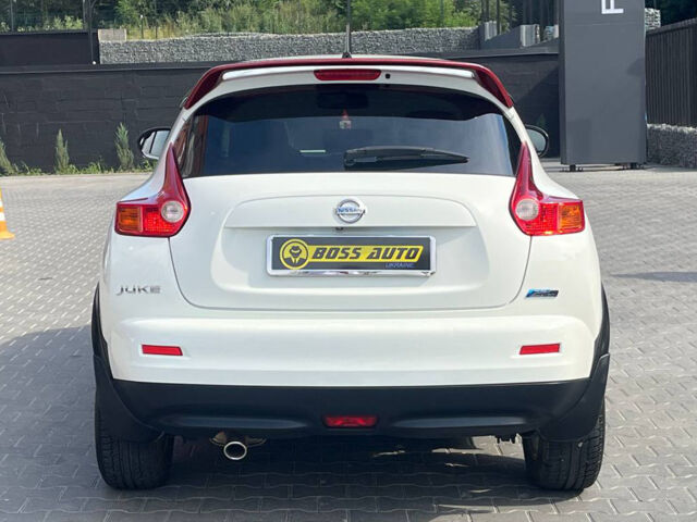 Белый Ниссан Жук, объемом двигателя 1.5 л и пробегом 151 тыс. км за 11000 $, фото 4 на Automoto.ua