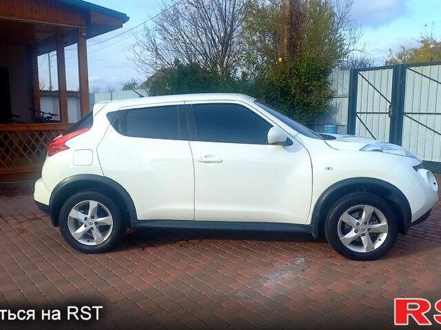 Белый Ниссан Жук, объемом двигателя 1.6 л и пробегом 135 тыс. км за 8150 $, фото 2 на Automoto.ua