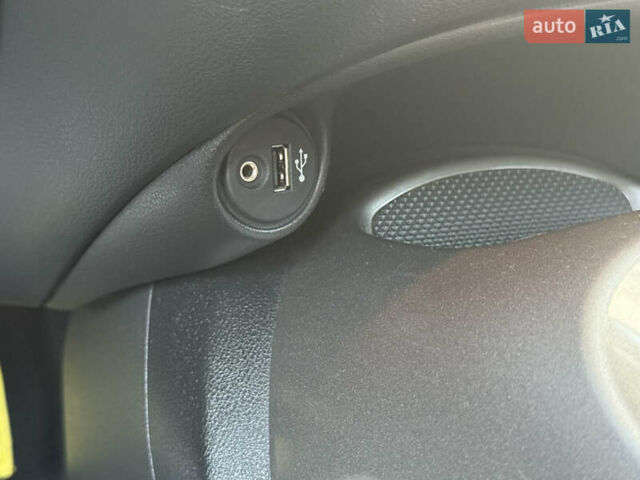 Белый Ниссан Жук, объемом двигателя 1.6 л и пробегом 137 тыс. км за 9600 $, фото 59 на Automoto.ua