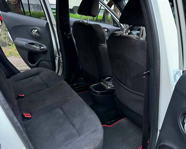 Белый Ниссан Жук, объемом двигателя 1.6 л и пробегом 126 тыс. км за 8000 $, фото 14 на Automoto.ua