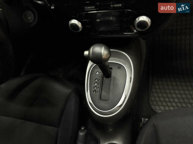 Белый Ниссан Жук, объемом двигателя 1.6 л и пробегом 133 тыс. км за 9800 $, фото 7 на Automoto.ua