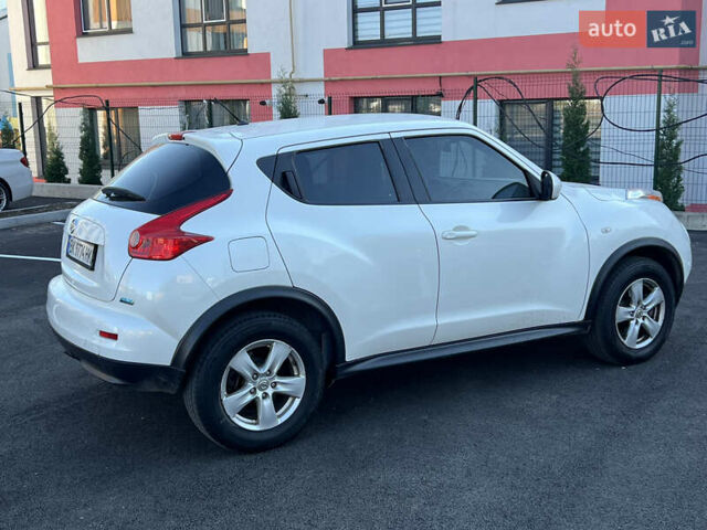 Белый Ниссан Жук, объемом двигателя 1.6 л и пробегом 233 тыс. км за 7300 $, фото 12 на Automoto.ua
