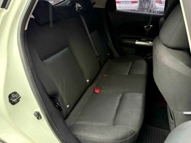 Белый Ниссан Жук, объемом двигателя 1.6 л и пробегом 175 тыс. км за 9500 $, фото 11 на Automoto.ua