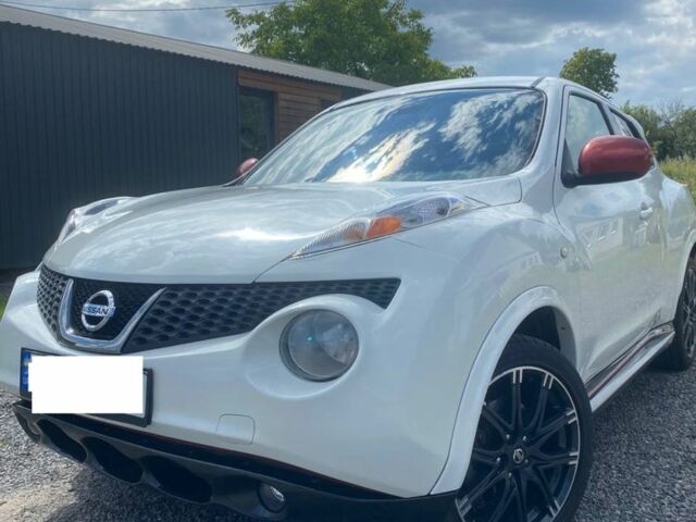 Белый Ниссан Жук, объемом двигателя 1.6 л и пробегом 150 тыс. км за 10900 $, фото 10 на Automoto.ua