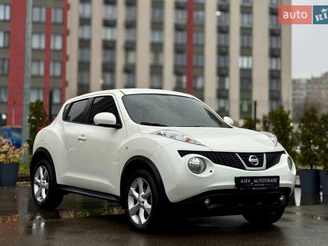 Белый Ниссан Жук, объемом двигателя 1.6 л и пробегом 175 тыс. км за 9500 $, фото 5 на Automoto.ua