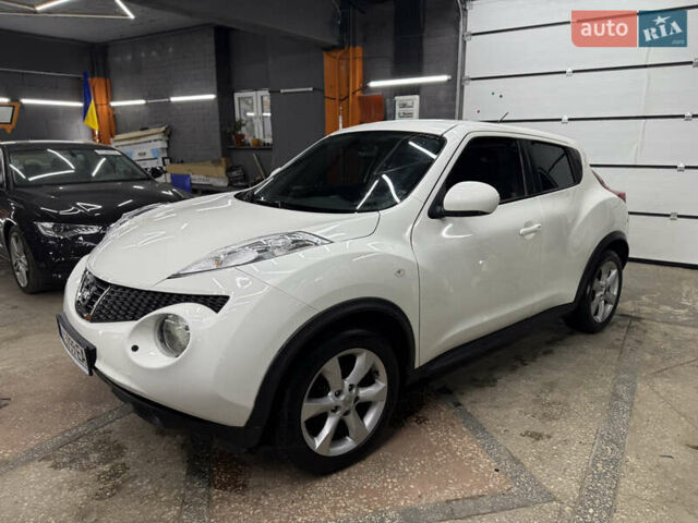 Белый Ниссан Жук, объемом двигателя 1.6 л и пробегом 133 тыс. км за 9800 $, фото 4 на Automoto.ua
