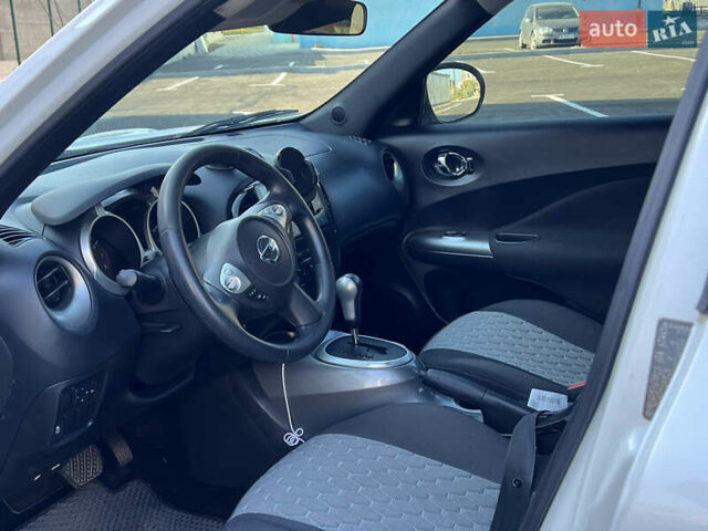 Белый Ниссан Жук, объемом двигателя 1.6 л и пробегом 233 тыс. км за 7300 $, фото 17 на Automoto.ua