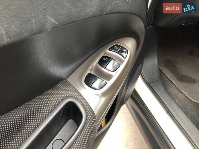 Белый Ниссан Жук, объемом двигателя 1.62 л и пробегом 336 тыс. км за 8490 $, фото 16 на Automoto.ua