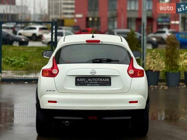 Белый Ниссан Жук, объемом двигателя 1.6 л и пробегом 175 тыс. км за 9500 $, фото 11 на Automoto.ua
