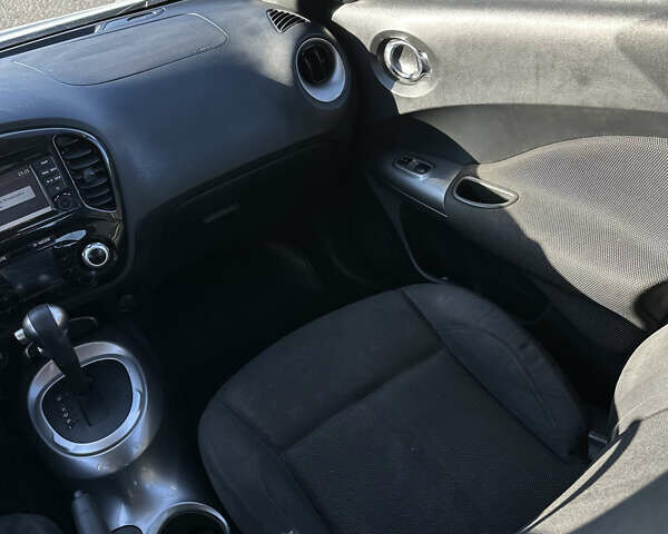 Белый Ниссан Жук, объемом двигателя 1.6 л и пробегом 190 тыс. км за 8500 $, фото 4 на Automoto.ua