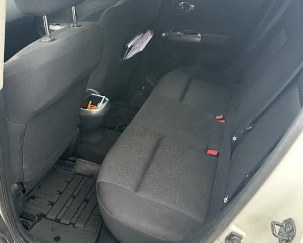 Білий Ніссан Жук, об'ємом двигуна 1.6 л та пробігом 160 тис. км за 10500 $, фото 3 на Automoto.ua