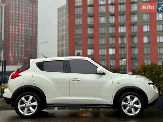 Белый Ниссан Жук, объемом двигателя 1.6 л и пробегом 175 тыс. км за 9500 $, фото 6 на Automoto.ua