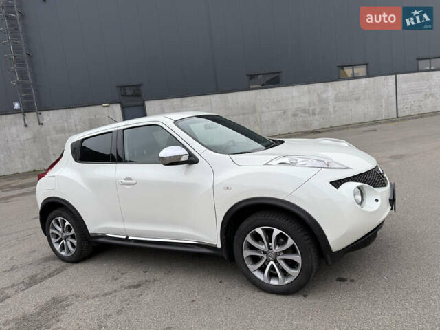 Белый Ниссан Жук, объемом двигателя 1.6 л и пробегом 64 тыс. км за 12700 $, фото 10 на Automoto.ua