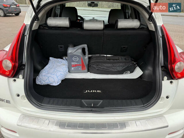 Белый Ниссан Жук, объемом двигателя 1.6 л и пробегом 106 тыс. км за 10400 $, фото 34 на Automoto.ua