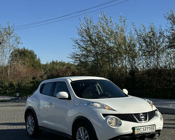 Белый Ниссан Жук, объемом двигателя 1.6 л и пробегом 190 тыс. км за 8500 $, фото 20 на Automoto.ua