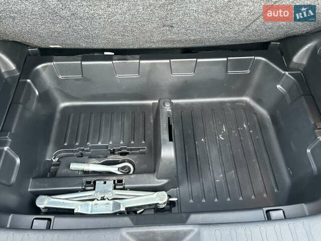 Белый Ниссан Жук, объемом двигателя 1.6 л и пробегом 86 тыс. км за 12700 $, фото 52 на Automoto.ua