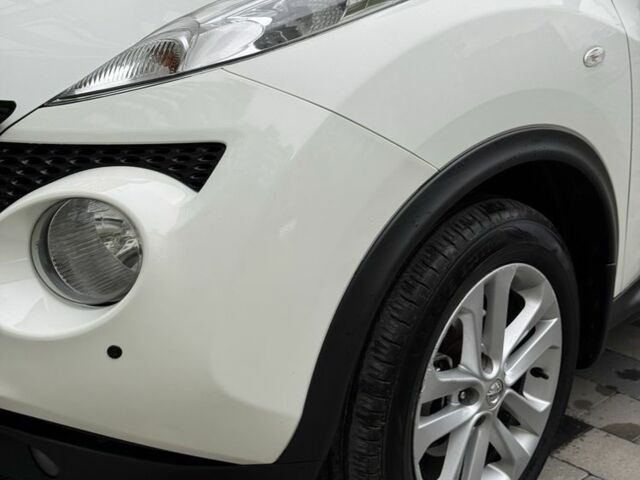 Белый Ниссан Жук, объемом двигателя 1.6 л и пробегом 124 тыс. км за 10200 $, фото 2 на Automoto.ua