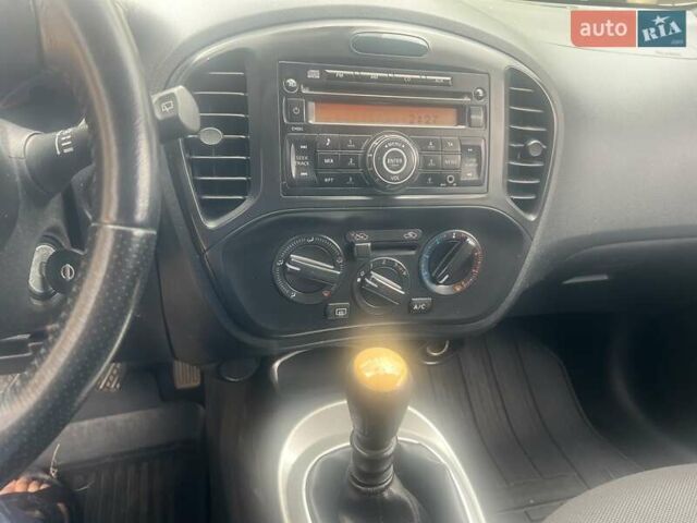 Белый Ниссан Жук, объемом двигателя 1.5 л и пробегом 250 тыс. км за 11100 $, фото 4 на Automoto.ua