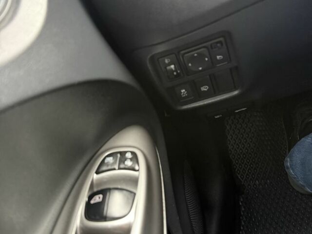 Білий Ніссан Жук, об'ємом двигуна 1.6 л та пробігом 106 тис. км за 10400 $, фото 17 на Automoto.ua