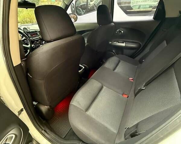 Белый Ниссан Жук, объемом двигателя 1.6 л и пробегом 175 тыс. км за 9500 $, фото 6 на Automoto.ua