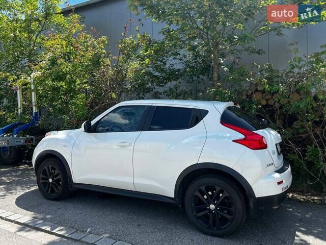 Белый Ниссан Жук, объемом двигателя 1.6 л и пробегом 170 тыс. км за 11000 $, фото 4 на Automoto.ua