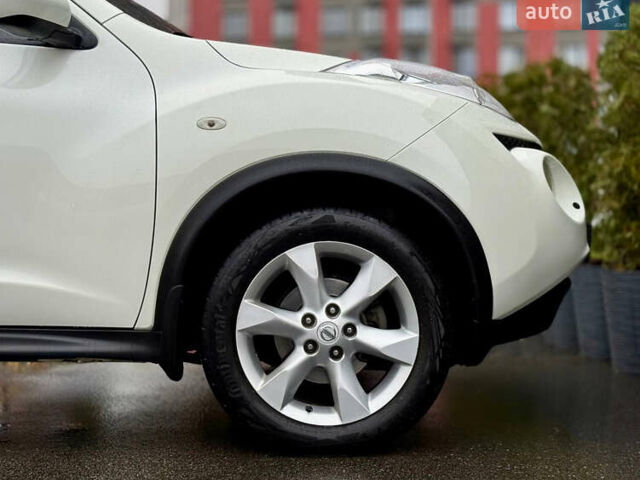 Белый Ниссан Жук, объемом двигателя 1.6 л и пробегом 175 тыс. км за 9500 $, фото 8 на Automoto.ua