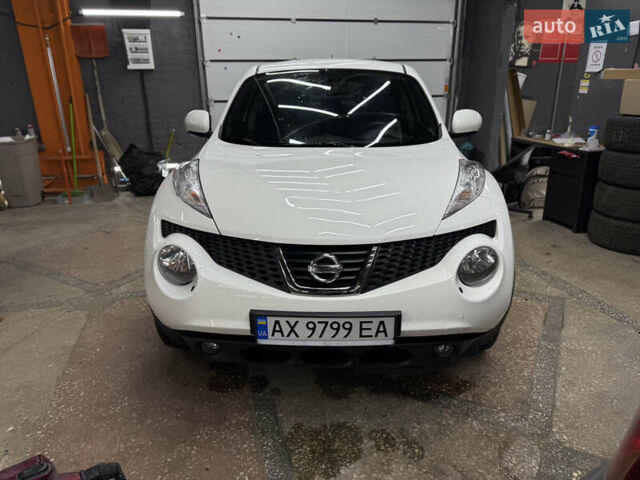 Белый Ниссан Жук, объемом двигателя 1.6 л и пробегом 133 тыс. км за 9800 $, фото 5 на Automoto.ua